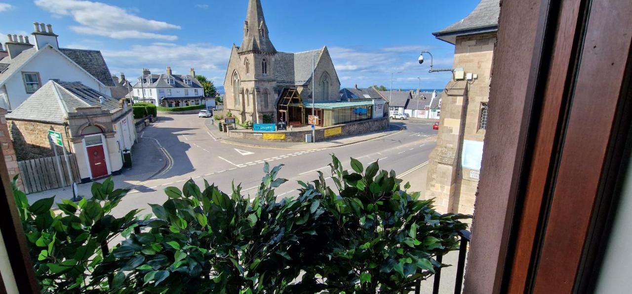 Colin Young Place Nairn Kültér fotó